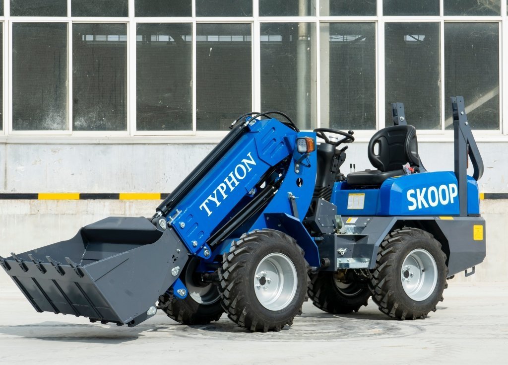 New TYPHON Telescopic Wheel Loader with Kubota D1105 engine 25 hp 1 ton Load USA