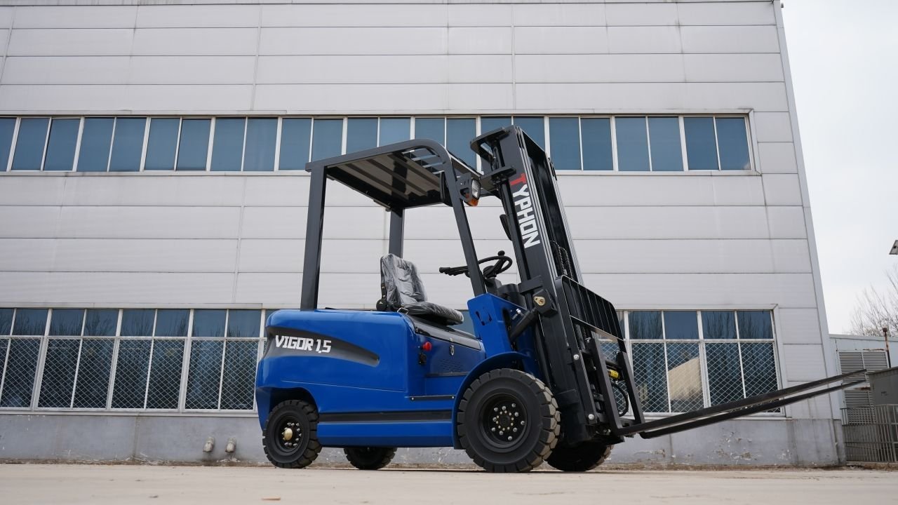 TYPHON-VIGOR-1.5-Blue-Electric-Forklift8.jpg